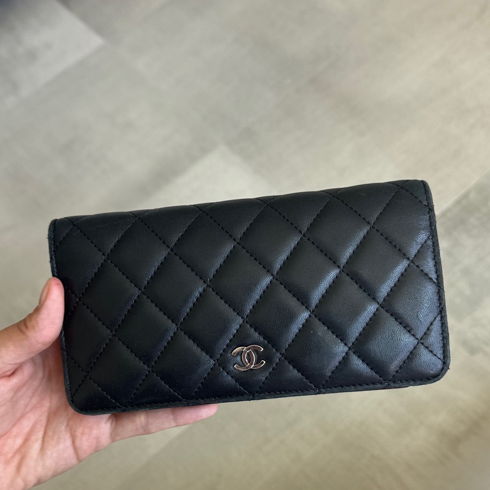 Chanel Black Quilted Lambskin Bifold Women's Wallet 100% AUTHENTIC